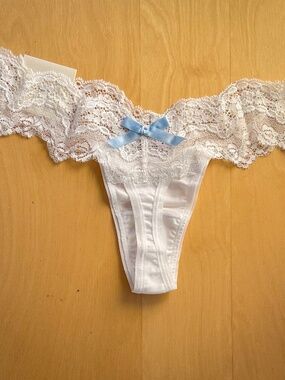 Dirty Dolls Lacy Organic Cotton Thong -- size 5 NWT